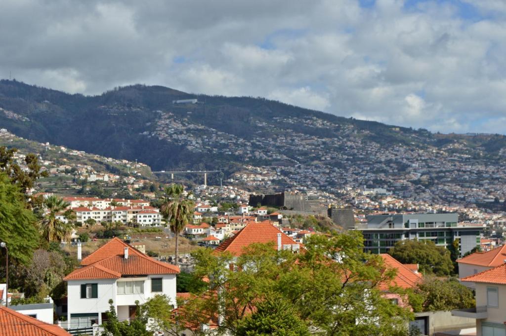 Appartement Apartment in the city of Funchal up 2 at 6 pers Avenida Luís de Camões - Complexo Habit. Hospital Bloco 5 - 3º Dto 9000-168 São Pedro