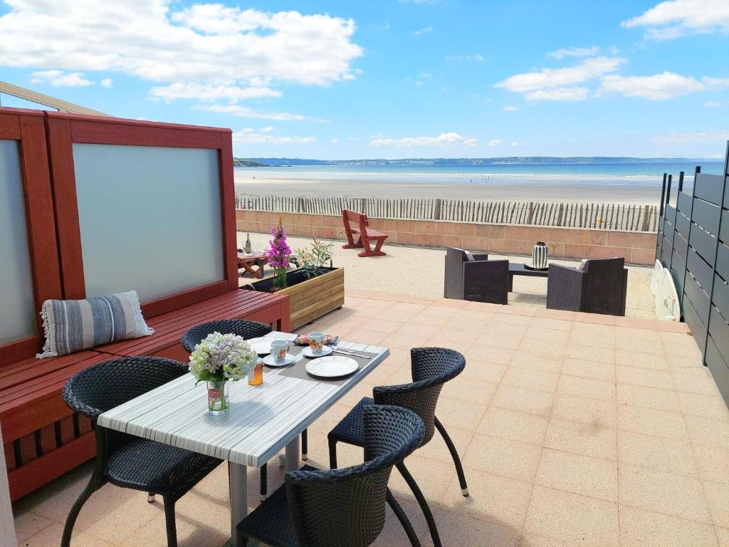 Appartement Apartment in top location, sea view, direct access to the beach, Plonévez-Porzay  29550 Plonévez-Porzay