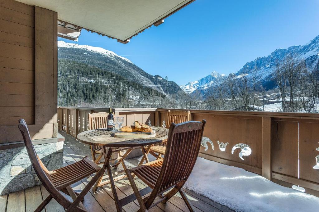 Appartement APARTMENT KANDAHAR - Alpes Travel - Central Chamonix - Sleeps 4 180 Route des Trabets 74310 Les Houches