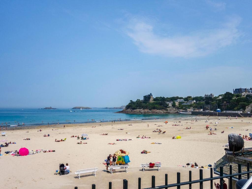 Appartement Apartment La Plage 2  35800 Dinard