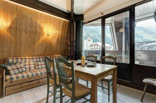 Apartment Lachenal - Alpes Travel - Alpes Travel - Central Chamonix - sleeps 4