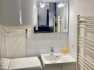 Apartment Le Cocon d'Avignon - Centre Historique - PARKING WIFI - Intra Muros