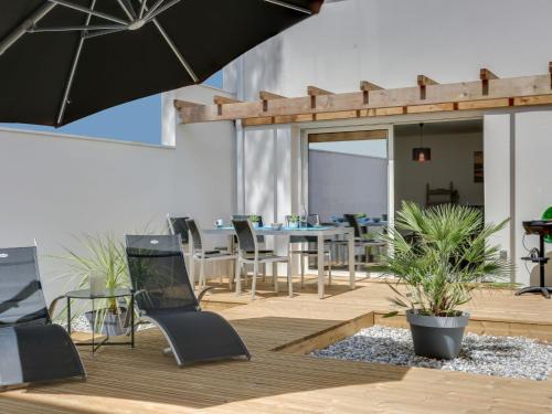 Apartment Les Patios de Flore