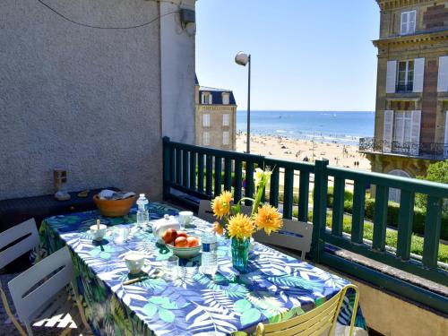 Apartment Les Roches Noires