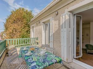 Apartment Les Roches Noires