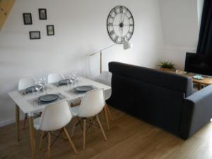 Appartement Apartment Lille - Proche métro - Stationnement gratuit 11 rue du chemin de fer Apt 4 59800 Lille Nord-Pas-de-Calais