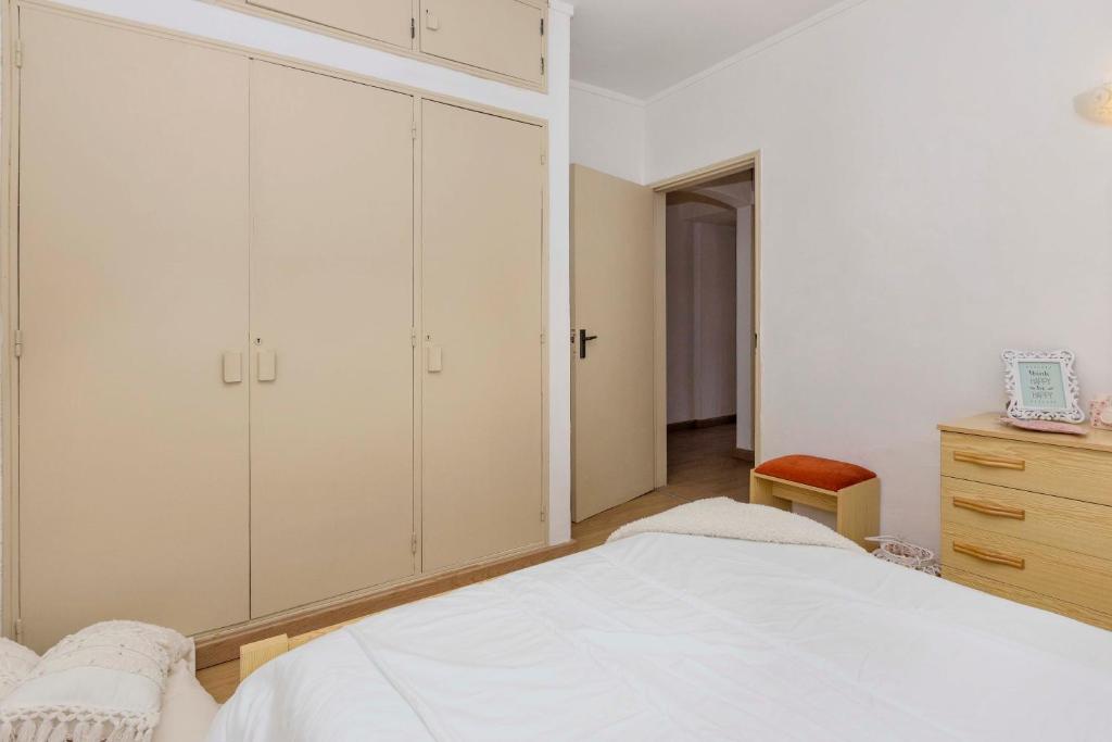 Apartment Maresia Rua Oliveira Martins, 8200-619 Albufeira