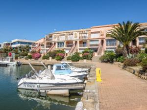 Appartement Apartment Marinas du Ponant  66750 Saint-Cyprien Plage Languedoc-Roussillon