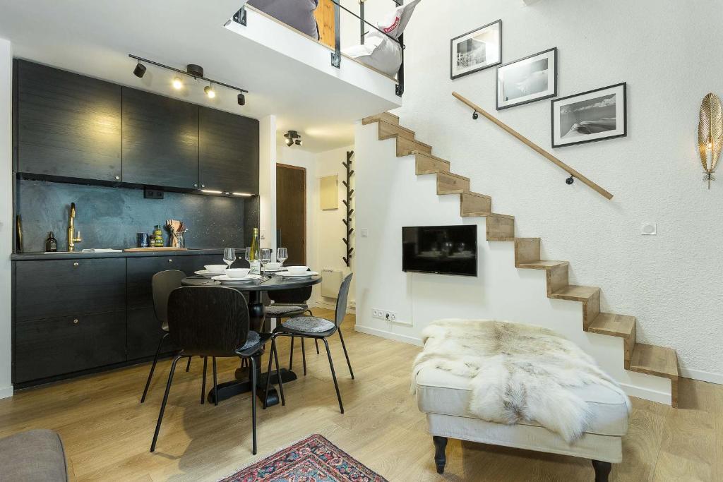 Apartment Midi Loft 198 Place Edmond Desailloud, 74400 Chamonix-Mont-Blanc