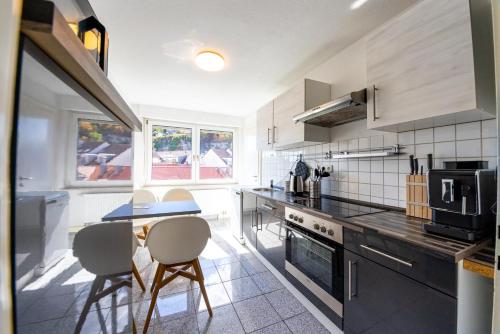 Apartment mit Balkon und Festungsblick