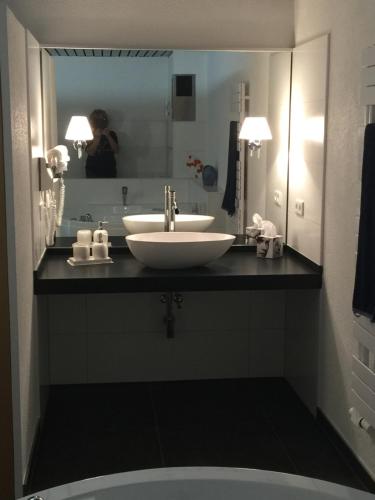 Apartment mit Burgblick im Grünen, Familie Held