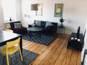 Apartment No. 9