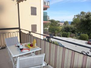 Appartement Apartment Nuit de Mai  83370 Saint-Aygulf Provence-Alpes-Côte d\'Azur