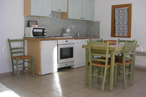 Apartment on the ground floor in Le Chazelet facing the Meije & its glacier