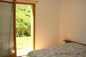 Apartment on the ground floor in Le Chazelet facing the Meije & its glacier