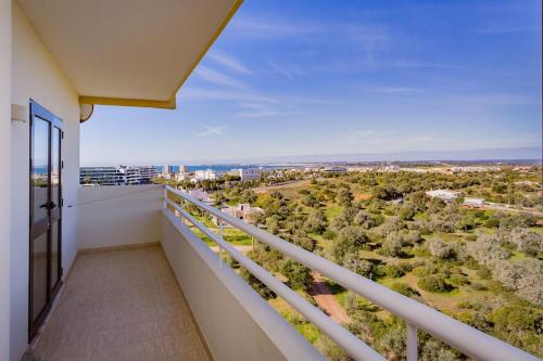Apartment Palmira, 2 Bedrooms, Alvor. Fabulous views!