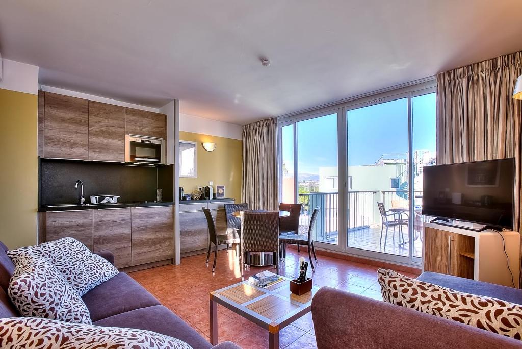 Apartment Port Prestige 1 Avenue Frédéric Mistral, 06600 Antibes
