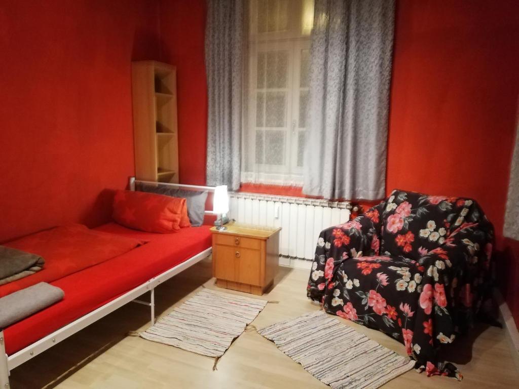 Apartment Red, Wohnung Am Festplatz 1, 63674 Altenstadt