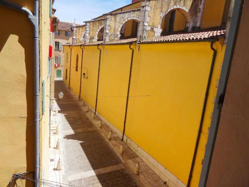Apartment Rue Du Commandant Guichard