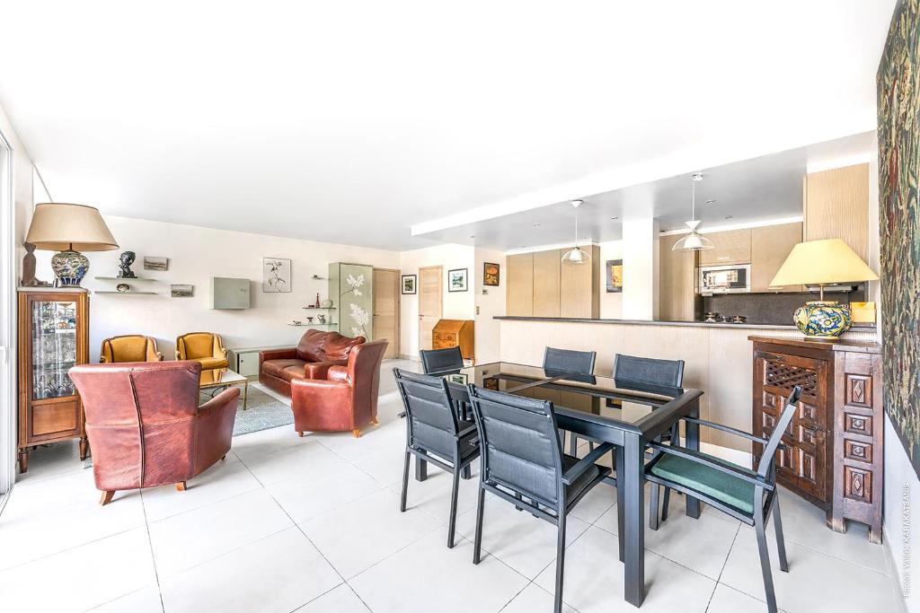 Apartment Saint Ferdinand Etoile 27 Place Saint-Ferdinand, 75017 Paris