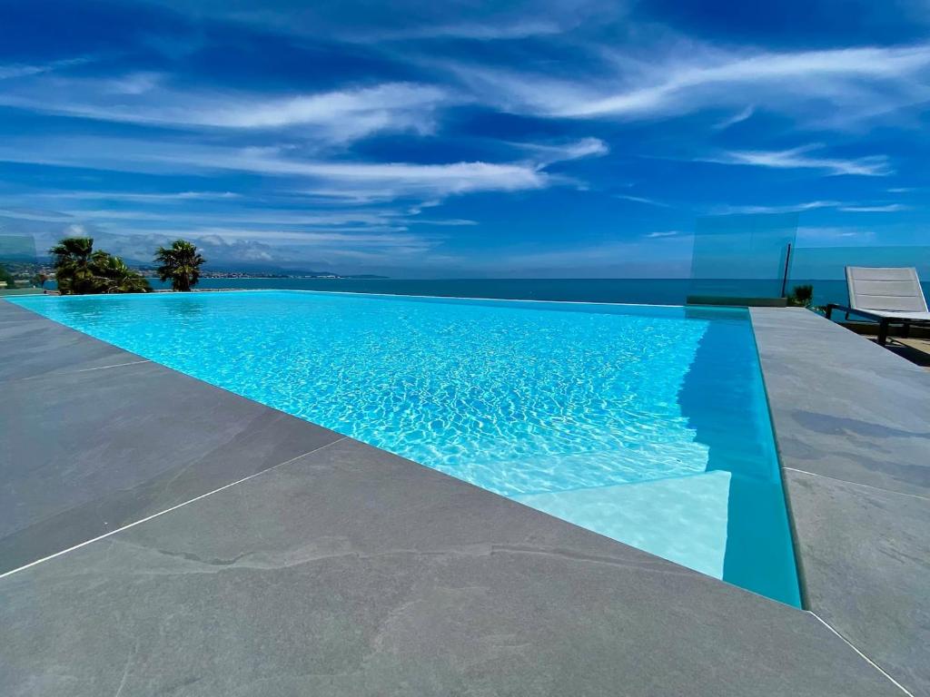 Apartment sea side rooftop swimming pool Between Antibes and Nice 305 Boulevard des Italiens, 06270 Villeneuve-Loubet