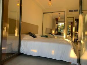 Apartment sea side rooftop swimming pool Between Antibes and Nice