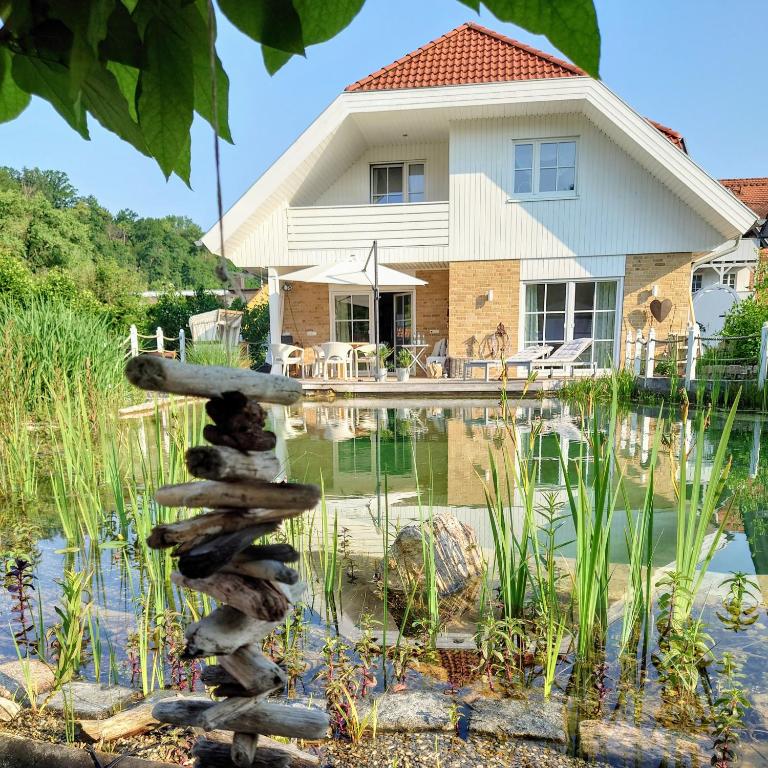 Apartment Seerose Hintere Straße 10/1 Haus Dani am See, 71686 Remseck am Neckar