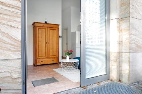 Apartment SWINE in Mitte - Cozy Family & Business Flair welcomes you - Rockchair Apartments