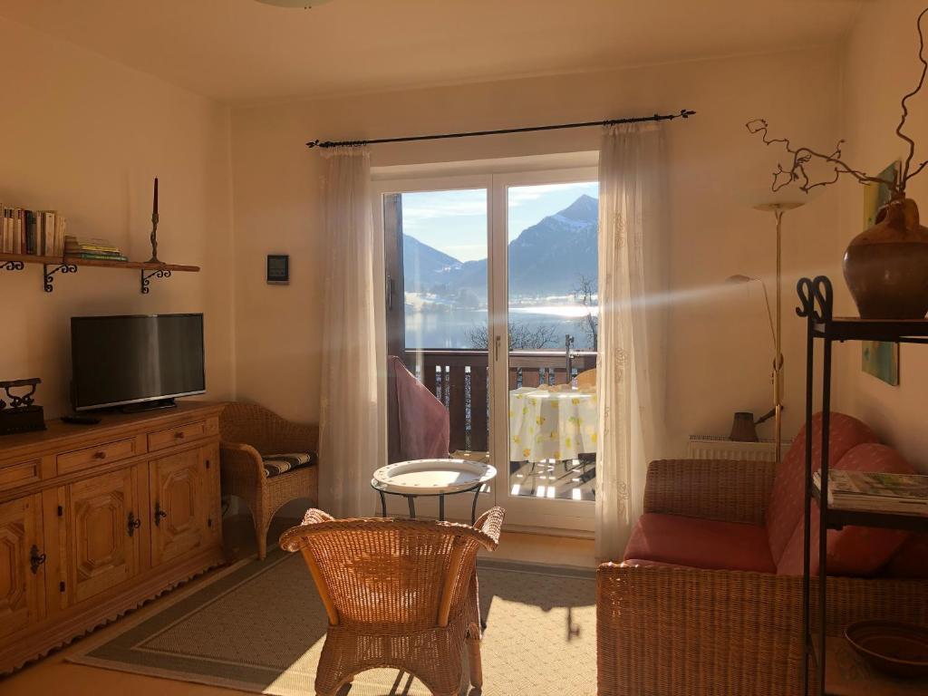 Appartement Apartment Traumseeblick - See- und Bergblick pur 5 Mesnergasse 2. OG 83727 Schliersee