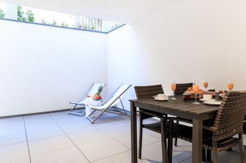 Apartment Westend mit 4-Zimmern, Aussenbereich und eigenem Parkplatz