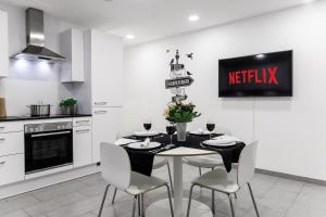Apartment Westend mit 4-Zimmern, Aussenbereich und eigenem Parkplatz