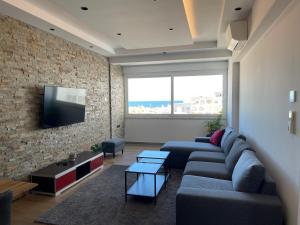 Apartment with a city and ocean view