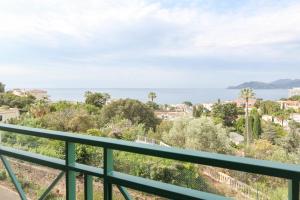 Appartement Apartment with AC terrace sea view swimming pool parking -BENAKEY 33 Boulevard de l'Amiral Wester Weymiss 06150 Cannes Provence-Alpes-Côte d\'Azur