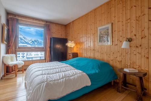 Apartment With Balcony And Mountain View