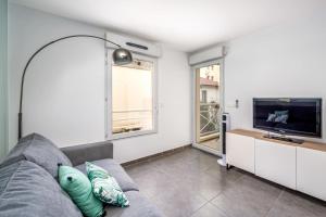 Apartment with balcony in the center of Juan les pins close to the beaches