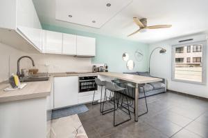 Apartment with balcony in the center of Juan les pins close to the beaches
