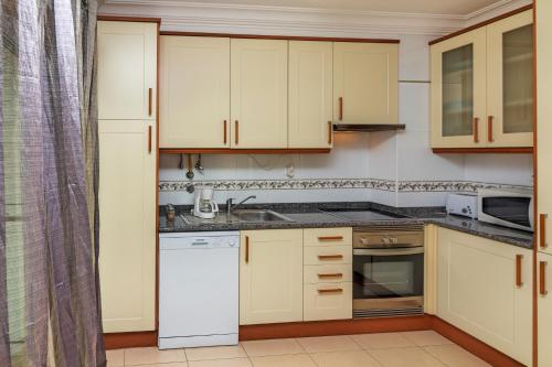 Apartment with balcony near beach and city center