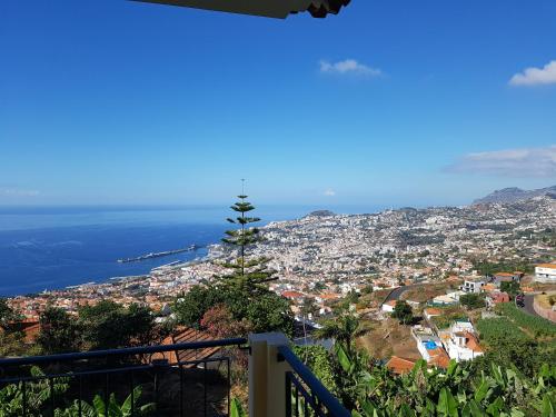 Apartment with beautiful ocean and city view