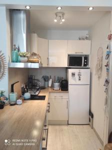 Apartment with feet in the water