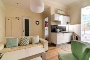 Apartment With Furnished Terrace Near The Beaches