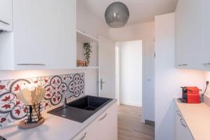 Apartment With Panoramic Sea View, Walk To The Beach - Maréchal Juin