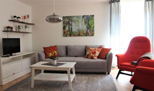 Apartment with parking garage