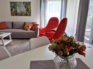 Apartment with parking garage