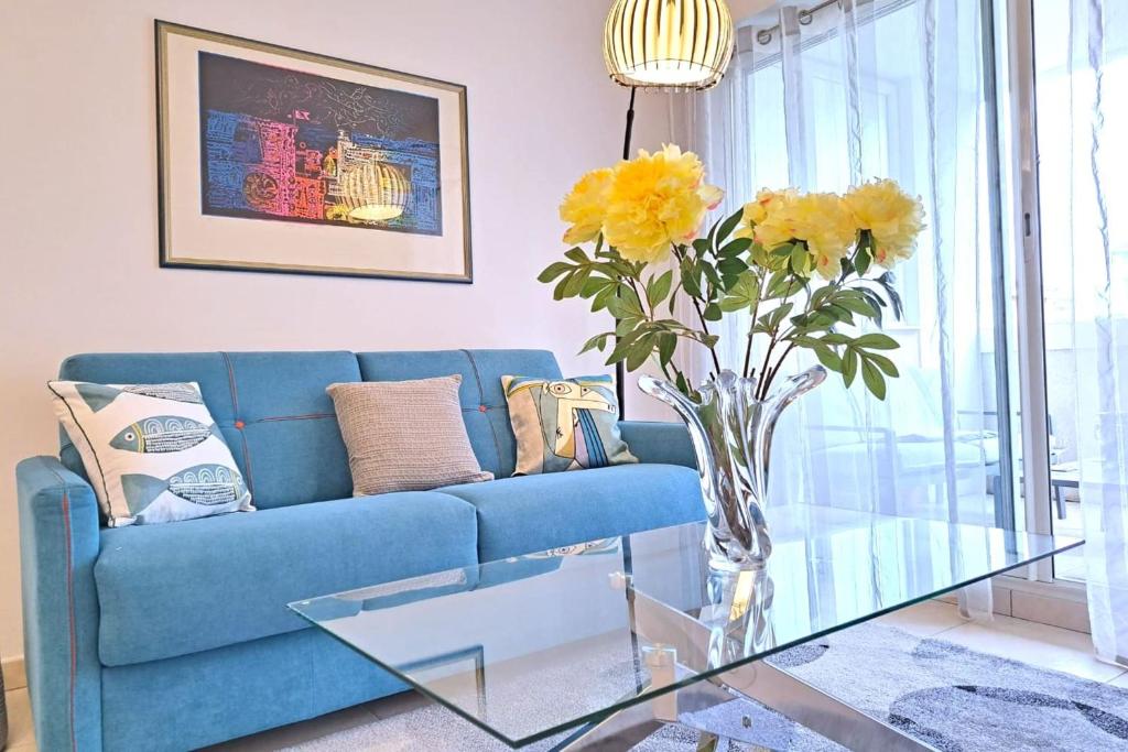 Apartment with Parking Terrace & AC - Benakey 79 Boulevard du Périer Les Palmiers, 06400 Cannes