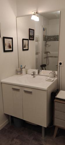 Apartment With Wi Fi Near Ti Hanok Cinema