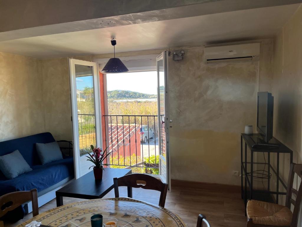 Appartement App 1ch/ 4p - 200m plage de La Bergerie- Calme et Vue nature 77 Allée du Pousset 83400 Hyères