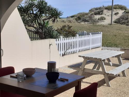 App 4 pers, accès direct plage, parking, Terrasse