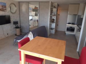 App 4 pers, accès direct plage, parking, Terrasse