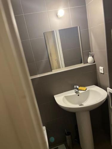 Apparemment cosy avec place de parking gratuit