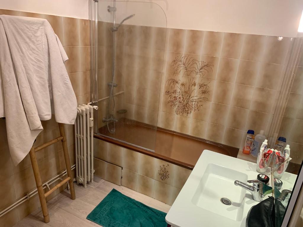 Apparemment Toulon 10 Rue George Sand, 83000 Toulon